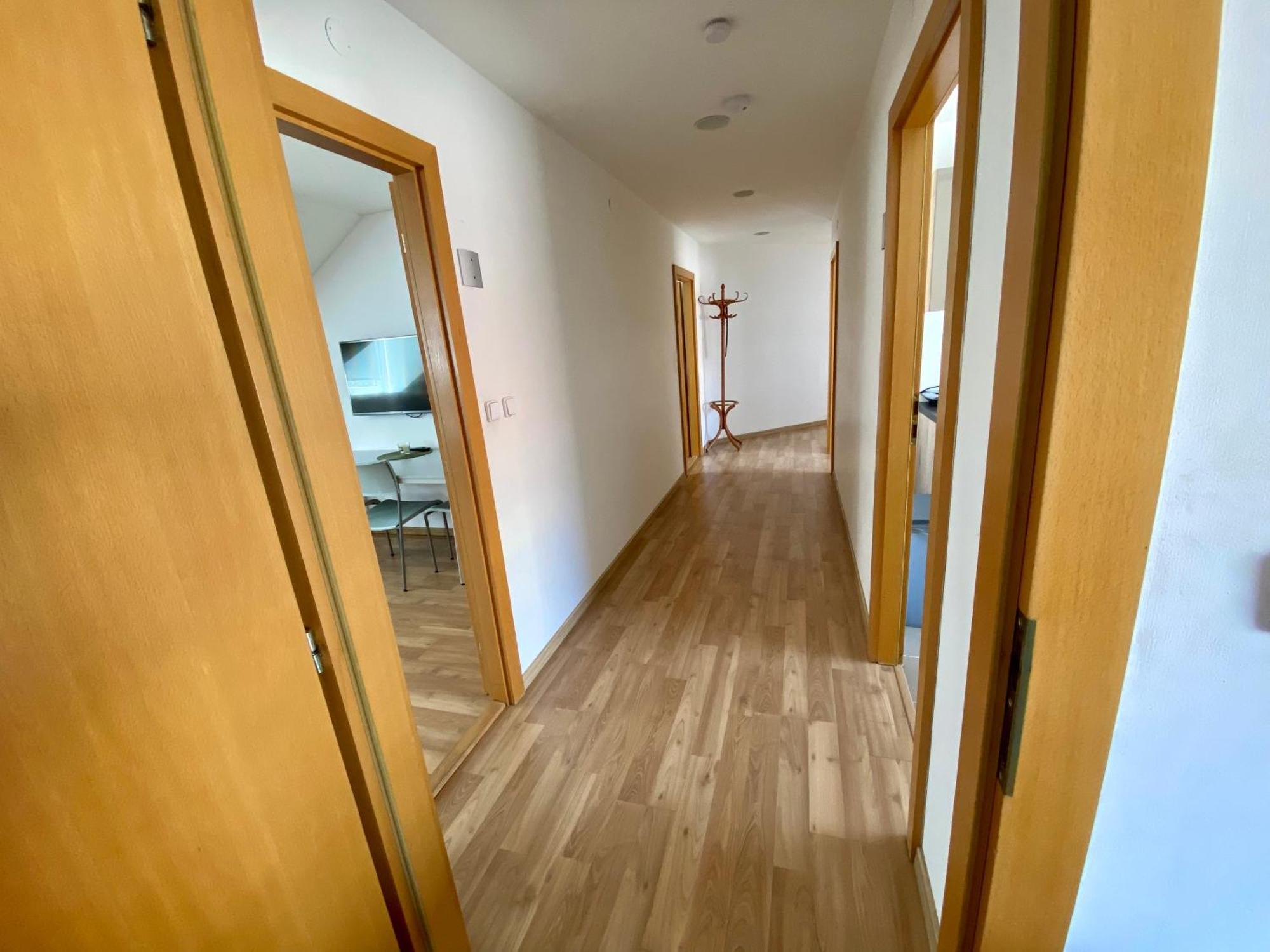 3-Bedroom Apartment In Rajhrad, With Kitchen, 2 Bathrooms, Parking Exterior foto