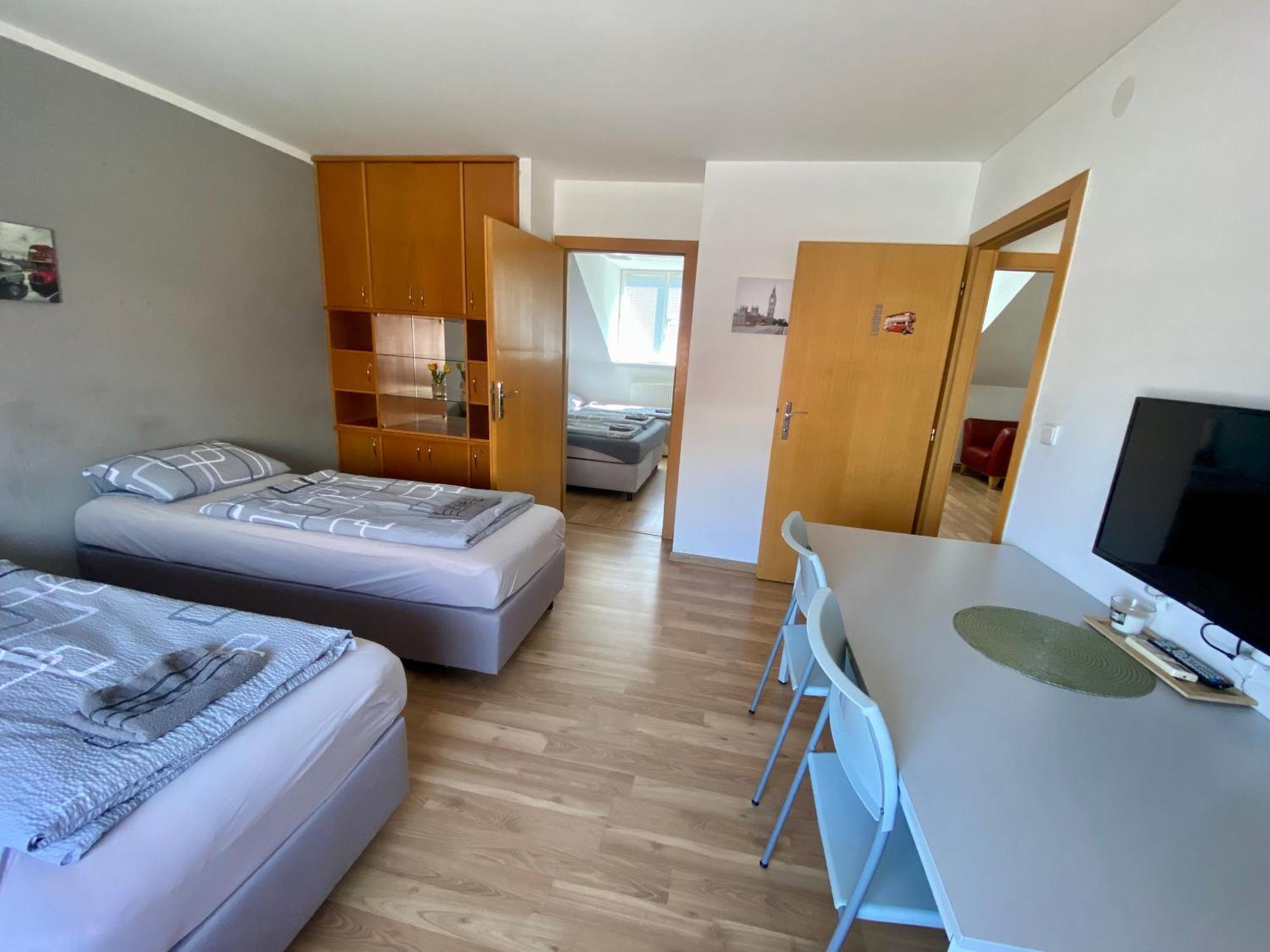 3-Bedroom Apartment In Rajhrad, With Kitchen, 2 Bathrooms, Parking Exterior foto