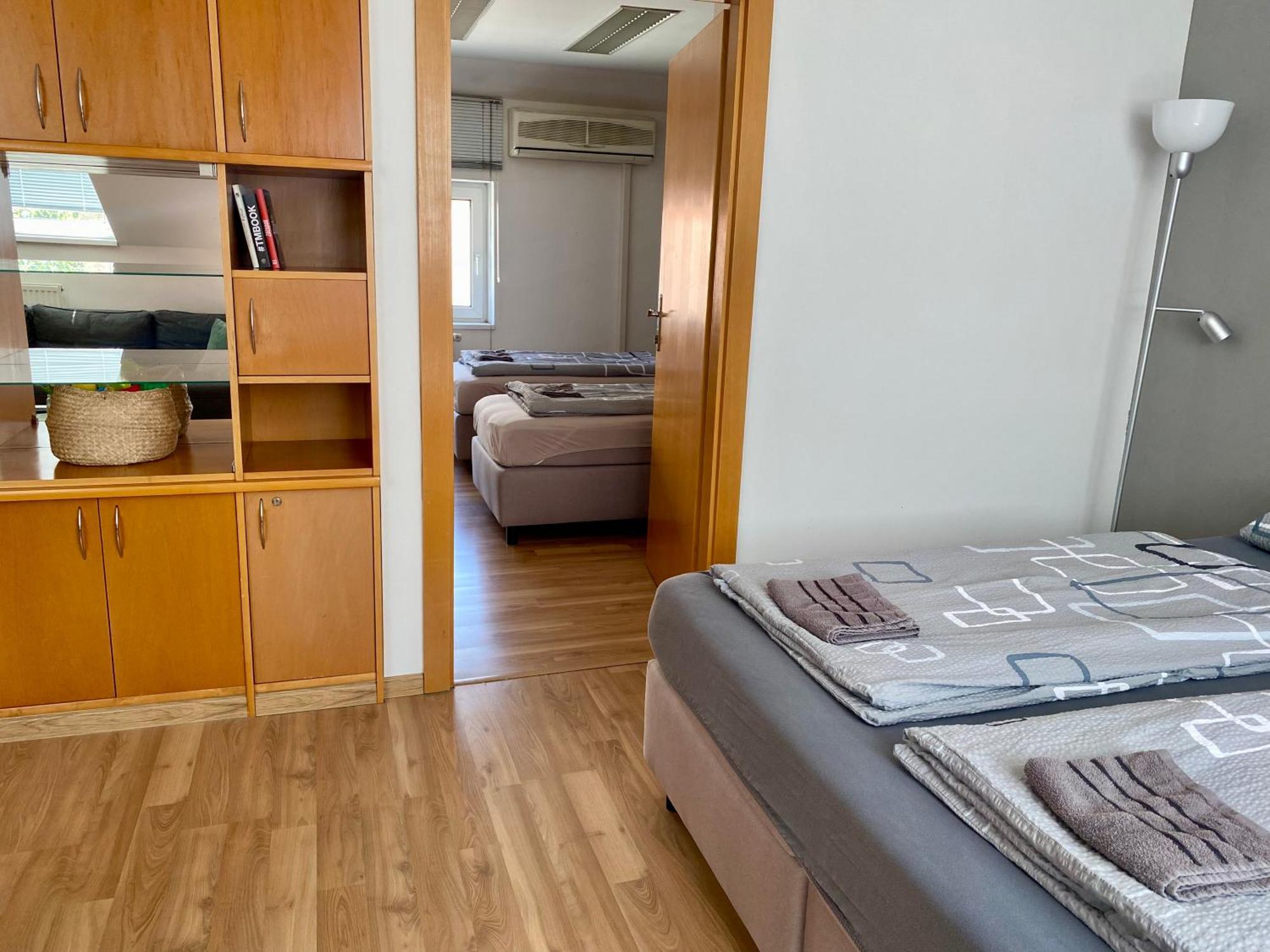 3-Bedroom Apartment In Rajhrad, With Kitchen, 2 Bathrooms, Parking Exterior foto